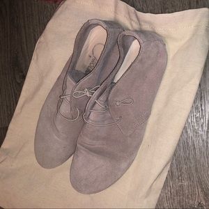 Donna Carolina loafers.